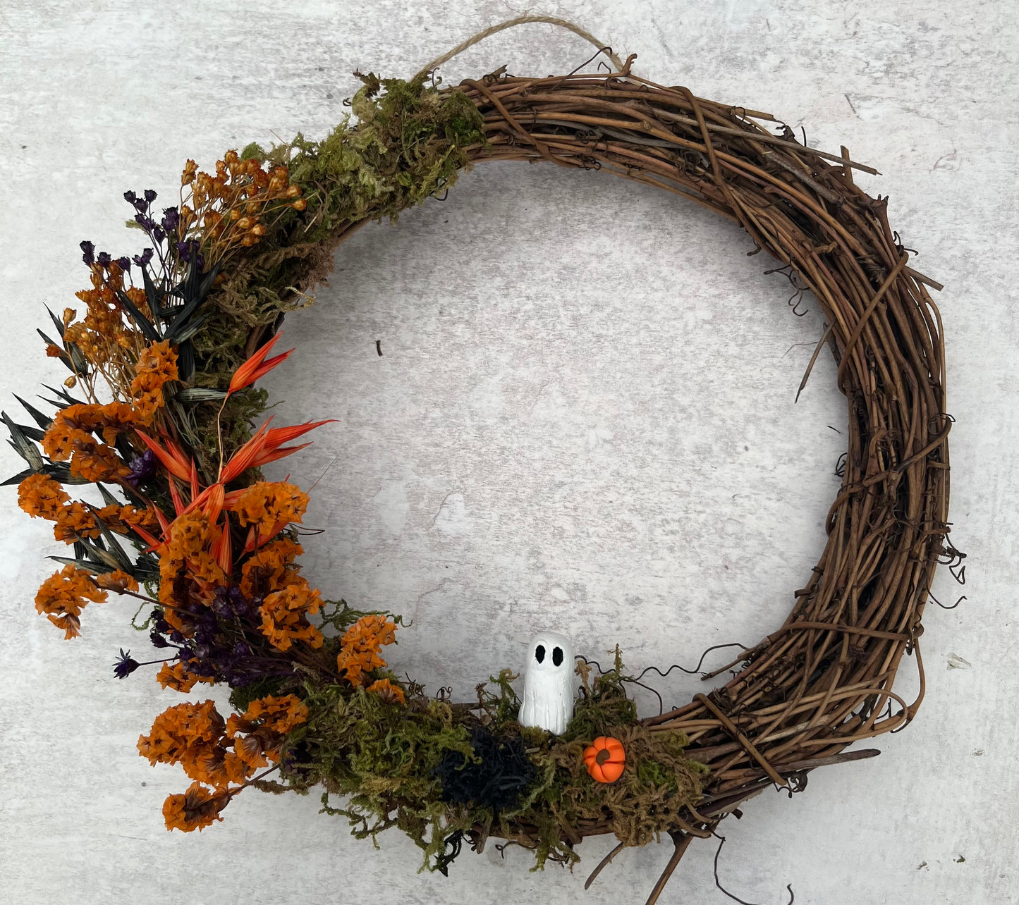 Small dried flower Halloween wreath