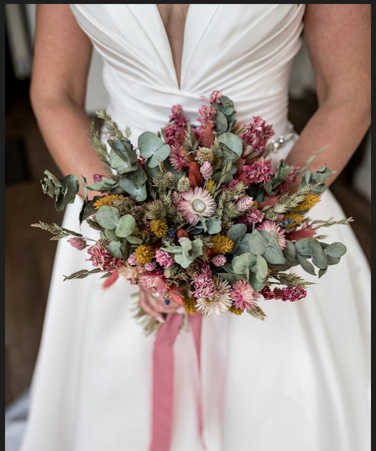 Zoes Blooms, Dried & faux flower wedding hair accessories and wreaths Zoe's Blooms