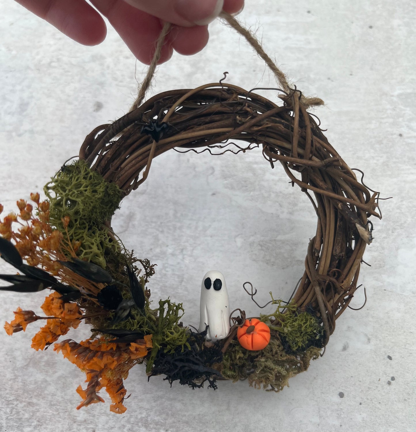 Mini dried flower Halloween wreath