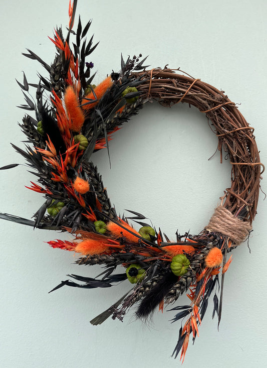 Dried flower Halloween pumpkin wreath 
