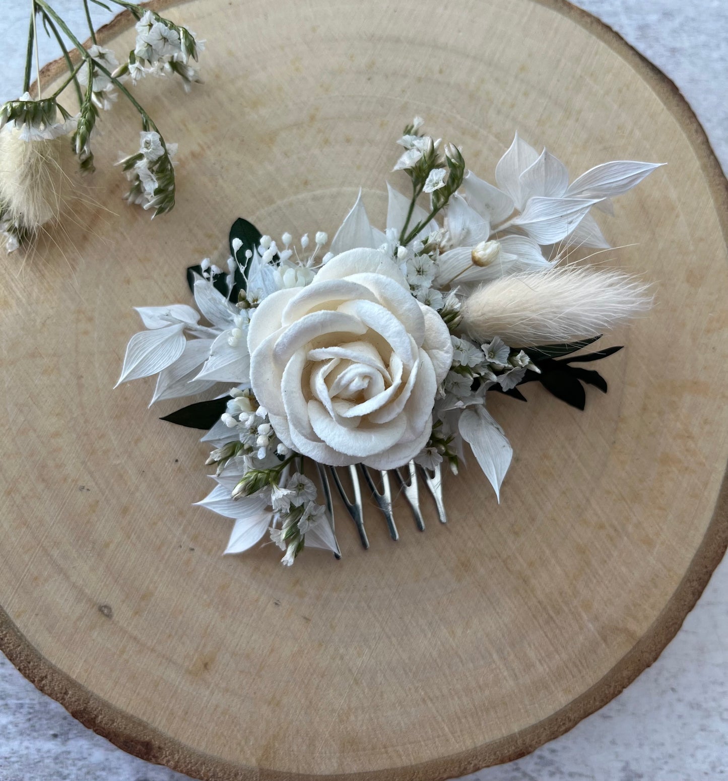 Dried flower white flower hair comb 