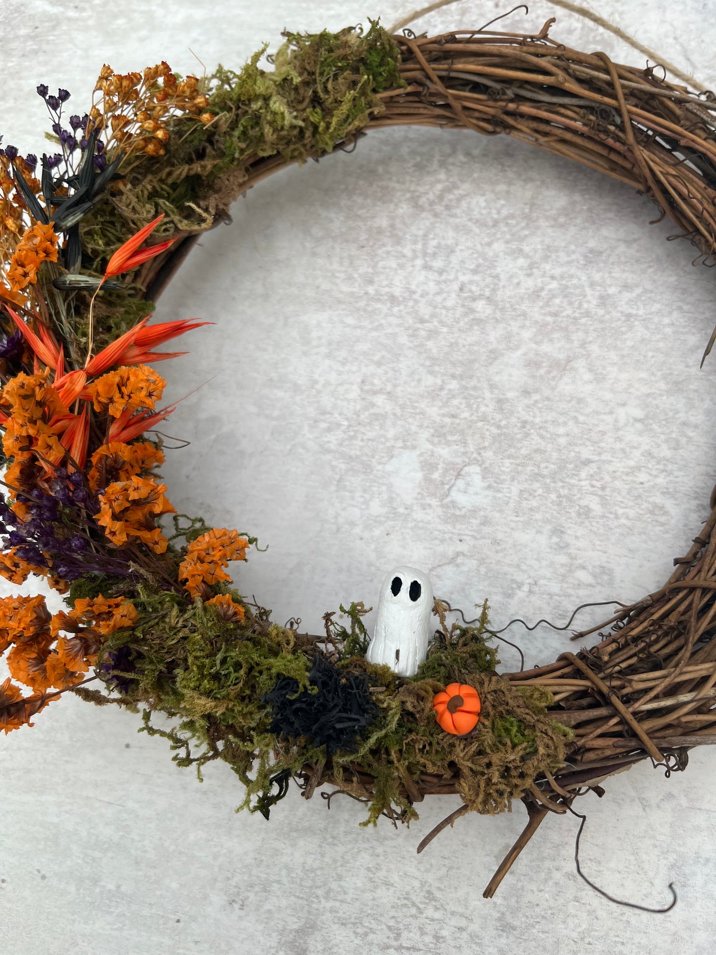 Small dried flower Halloween wreath