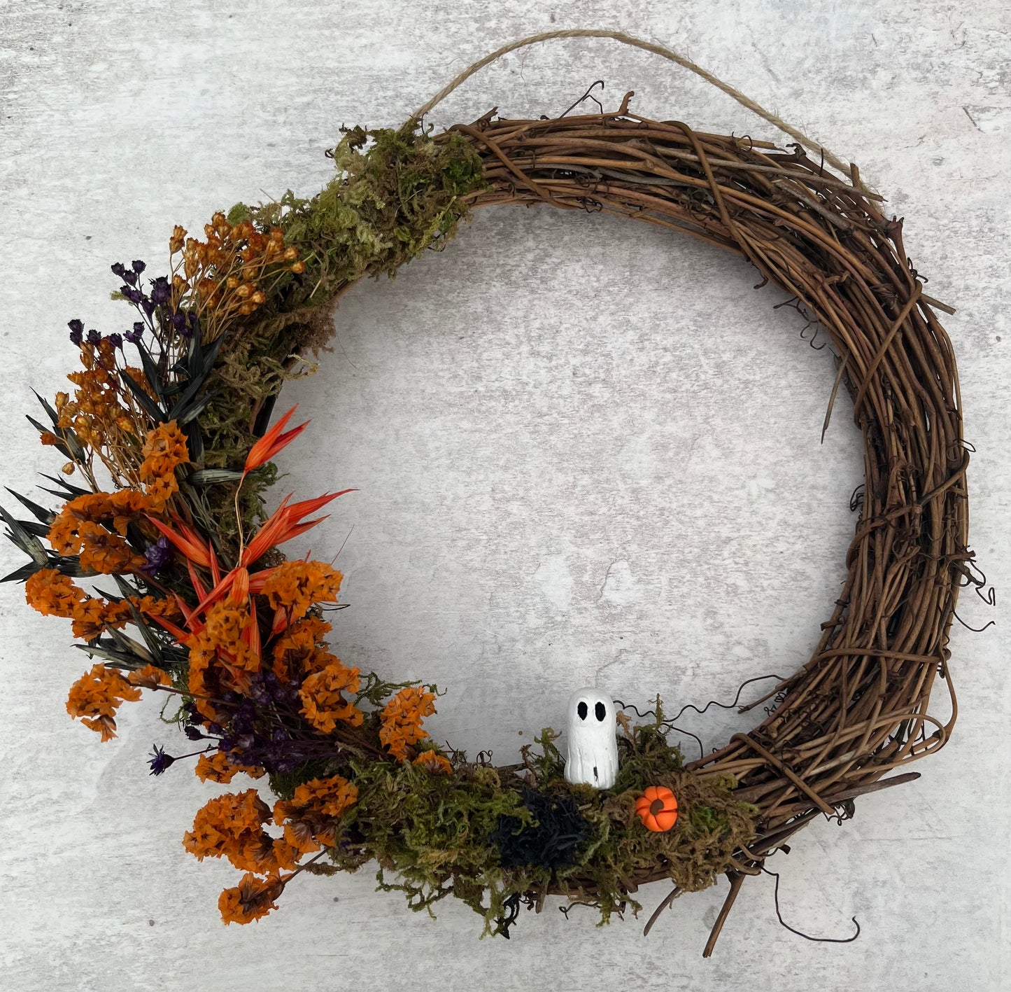 Small dried flower Halloween wreath