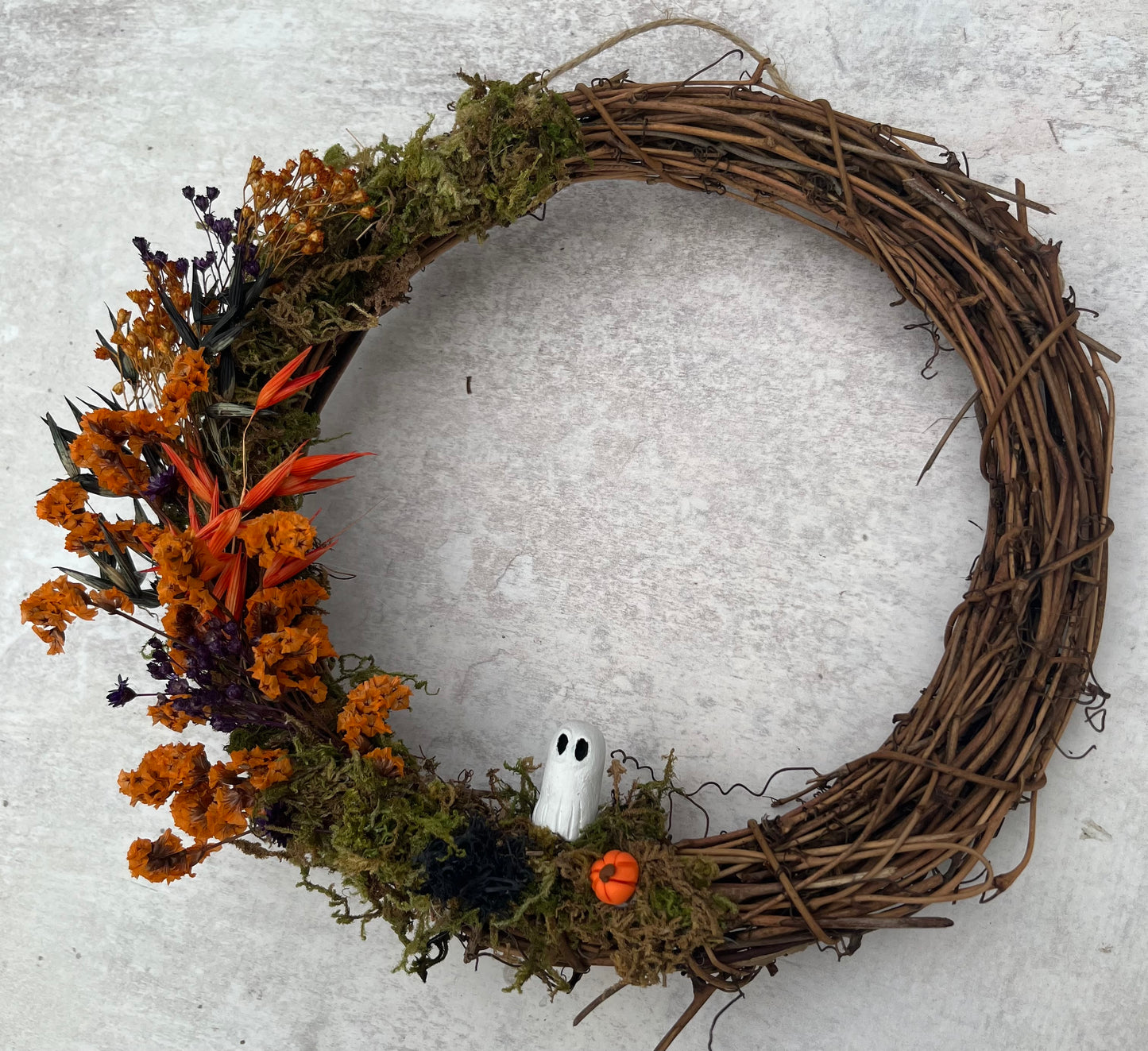 Small dried flower Halloween wreath
